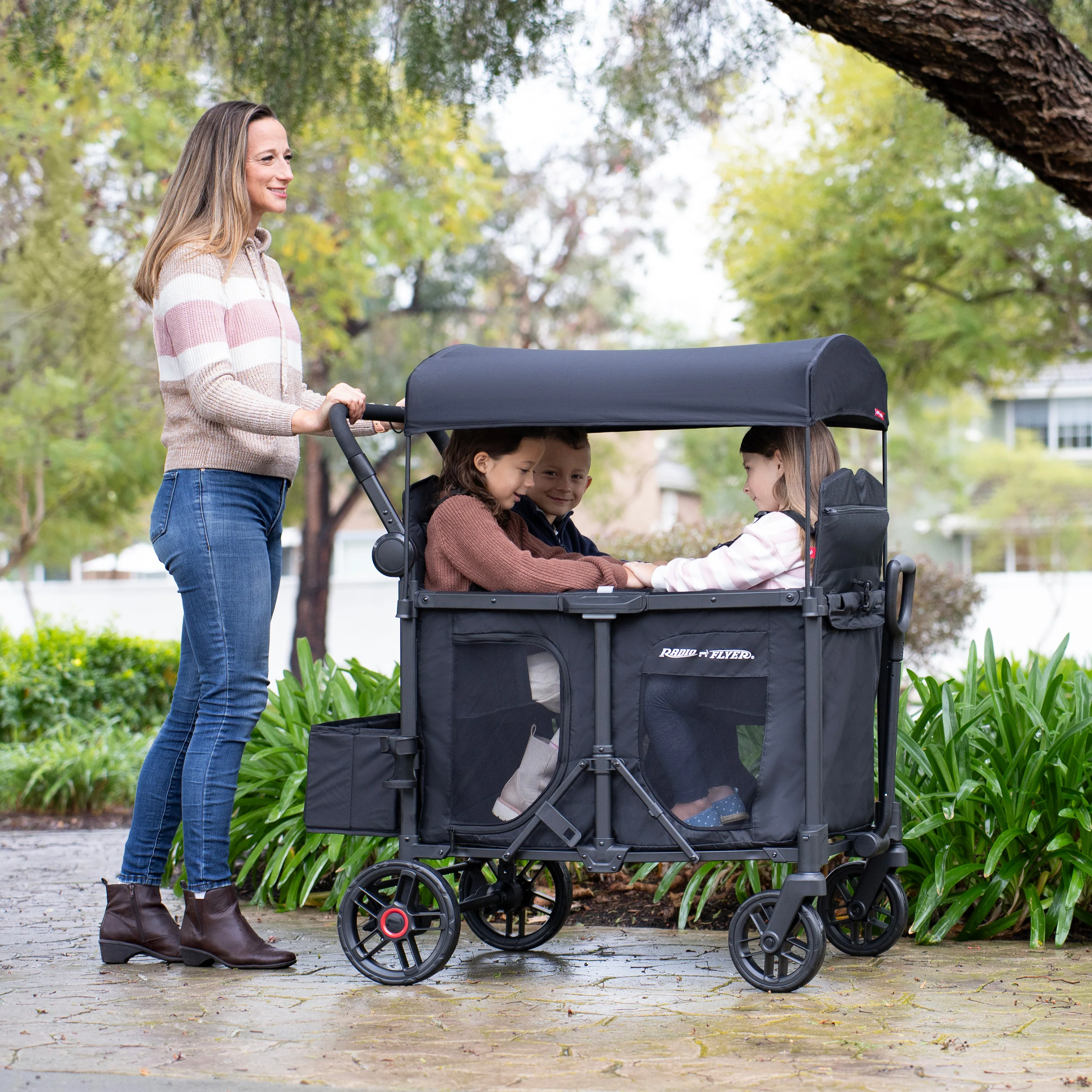 Voya™ 2.0 XT 4-Seat Stroller Wagon - Image 4