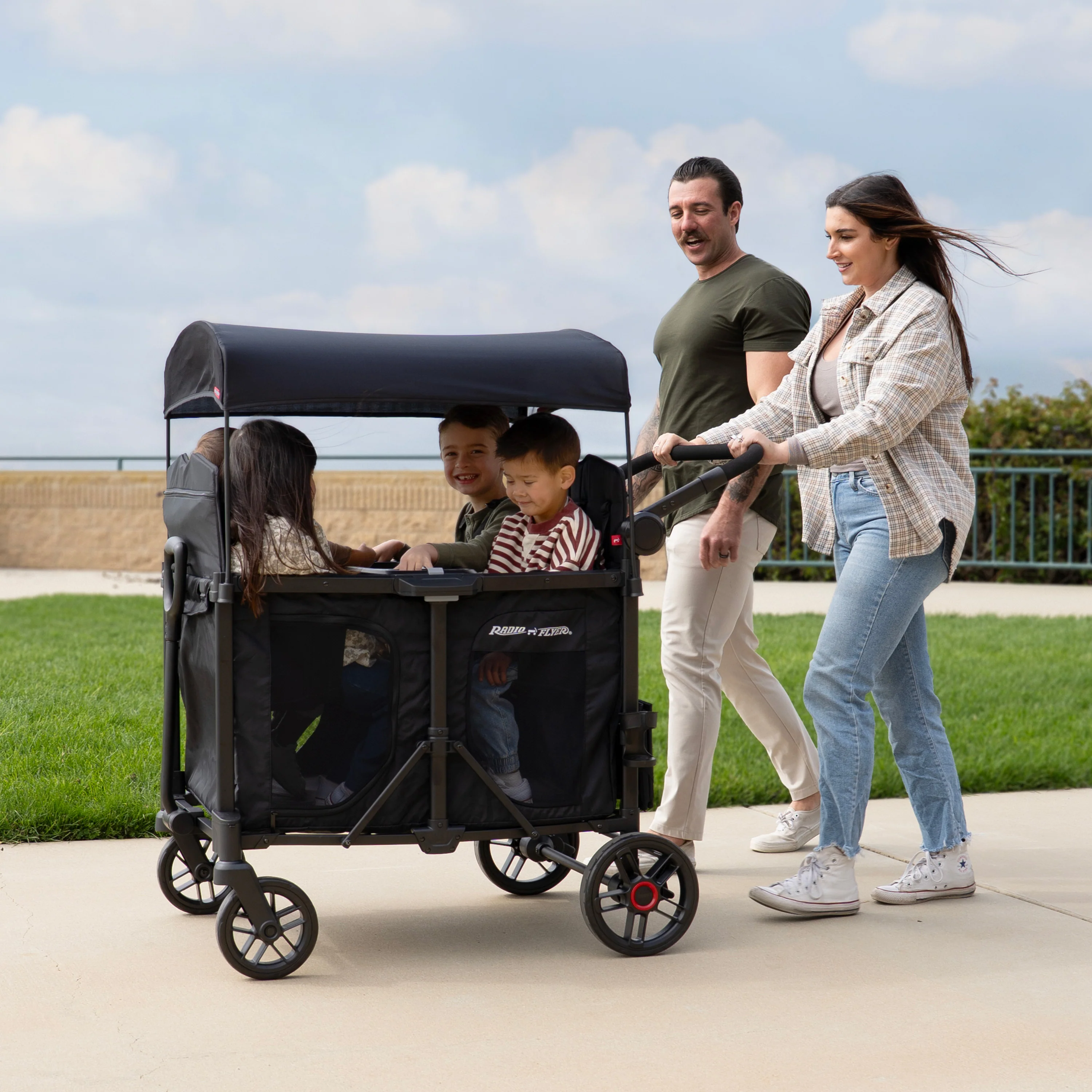 Voya™ 2.0 XT 4-Seat Stroller Wagon - Image 6